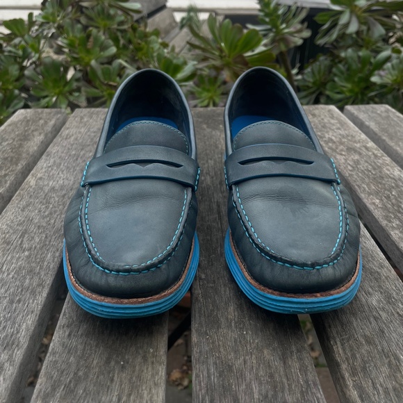 Cole Hahn Blue Grey Comfy Leather Loafers - Picture 2 of 8